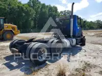 2014 Volvo VNL photo