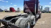 2014 Volvo VNL photo