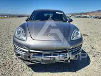 2014 Porsche Cayenne photo