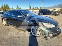 2014 Tesla Model S фото