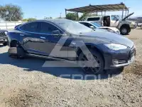 2014 Tesla Model S photo
