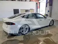 2014 Tesla Model S фото