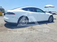 2014 Tesla Model S фото