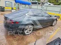 2014 Tesla Model S фото