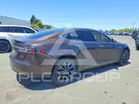 2014 Tesla Model S фото