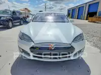 2014 Tesla Model S фото