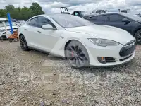 2014 Tesla Model S фото