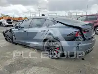 2014 Tesla Model S фото