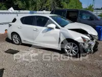 2014 Lexus CT200 photo