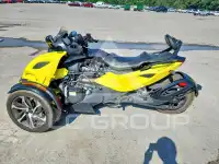 2014 Can-AM SPYDER фото