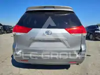 2014 Toyota SIENNA фото