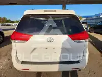 2014 Toyota SIENNA photo