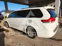 2014 Toyota SIENNA photo