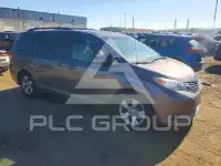 2014 Toyota SIENNA photo