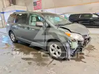 2014 Toyota SIENNA фото