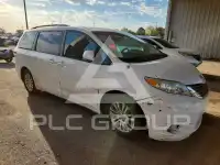 2014 Toyota SIENNA photo