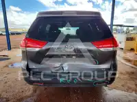 2014 Toyota SIENNA photo