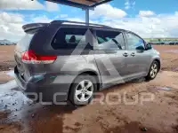 2014 Toyota SIENNA photo