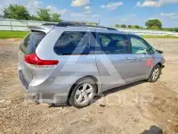 2014 Toyota SIENNA фото