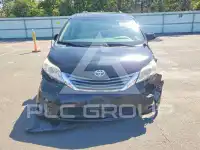 2014 Toyota SIENNA photo