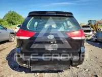 2014 Toyota SIENNA photo