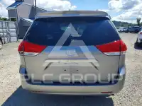 2014 Toyota SIENNA photo