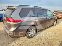2014 Toyota SIENNA photo
