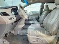 2014 Toyota SIENNA photo