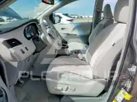 2014 Toyota SIENNA photo