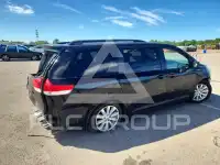 2014 Toyota SIENNA photo