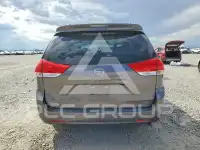 2014 Toyota SIENNA photo