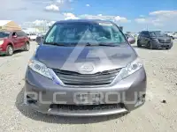 2014 Toyota SIENNA photo