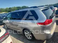 2014 Toyota SIENNA фото