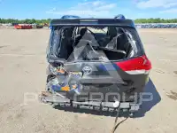 2014 Toyota SIENNA photo