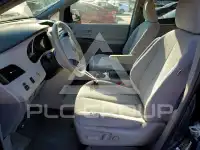 2014 Toyota SIENNA photo