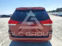 2014 Toyota SIENNA photo