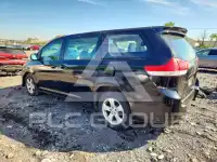 2014 Toyota SIENNA photo