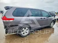 2014 Toyota SIENNA photo
