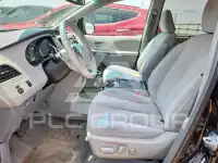 2014 Toyota SIENNA photo