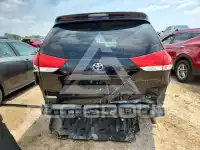 2014 Toyota SIENNA photo