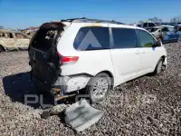 2014 Toyota SIENNA photo