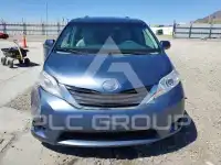 2014 Toyota SIENNA photo