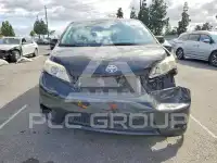 2014 Toyota SIENNA photo