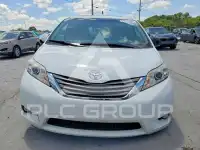 2014 Toyota SIENNA photo