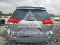 2014 Toyota SIENNA photo