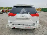 2014 Toyota SIENNA photo