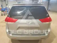 2014 Toyota SIENNA фото