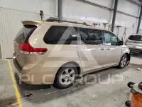 2014 Toyota SIENNA фото