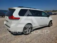 2014 Toyota SIENNA photo