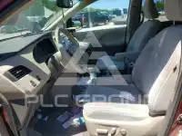 2014 Toyota SIENNA photo